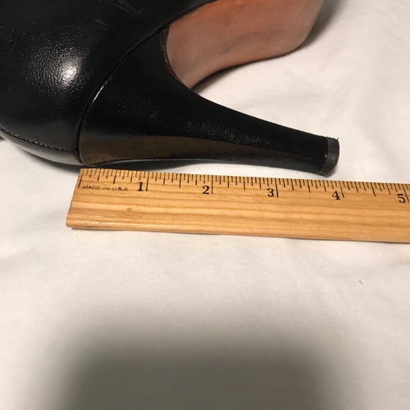 BLACK LEATHER HIGH HEEL ANKLE BOOTIE. SZ 10. - Picture 11 of 13